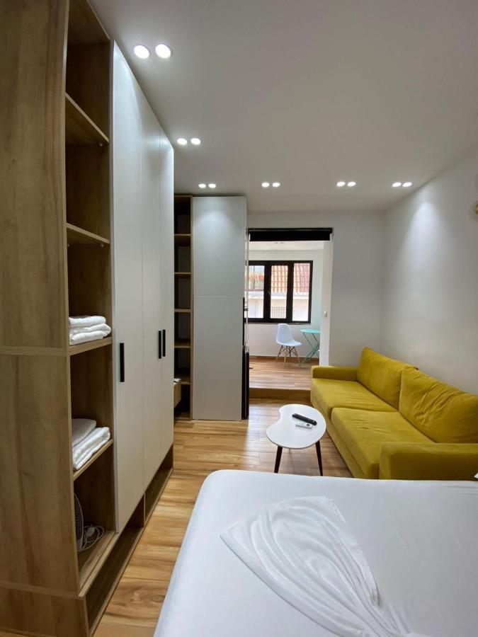 Luxury Apartment In Blloku Area 티라나 외부 사진