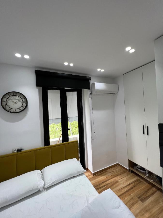 Luxury Apartment In Blloku Area 티라나 외부 사진