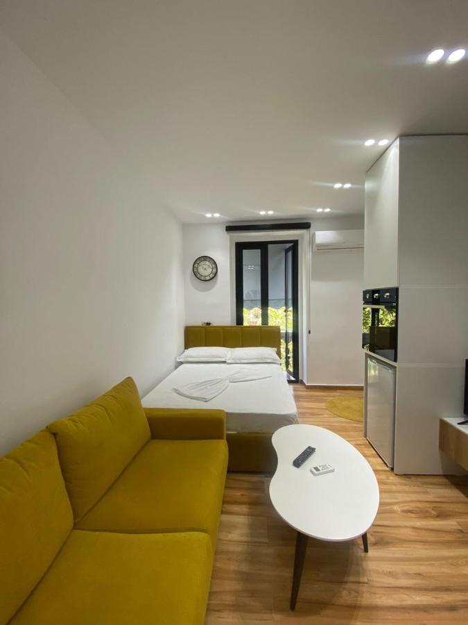Luxury Apartment In Blloku Area 티라나 외부 사진
