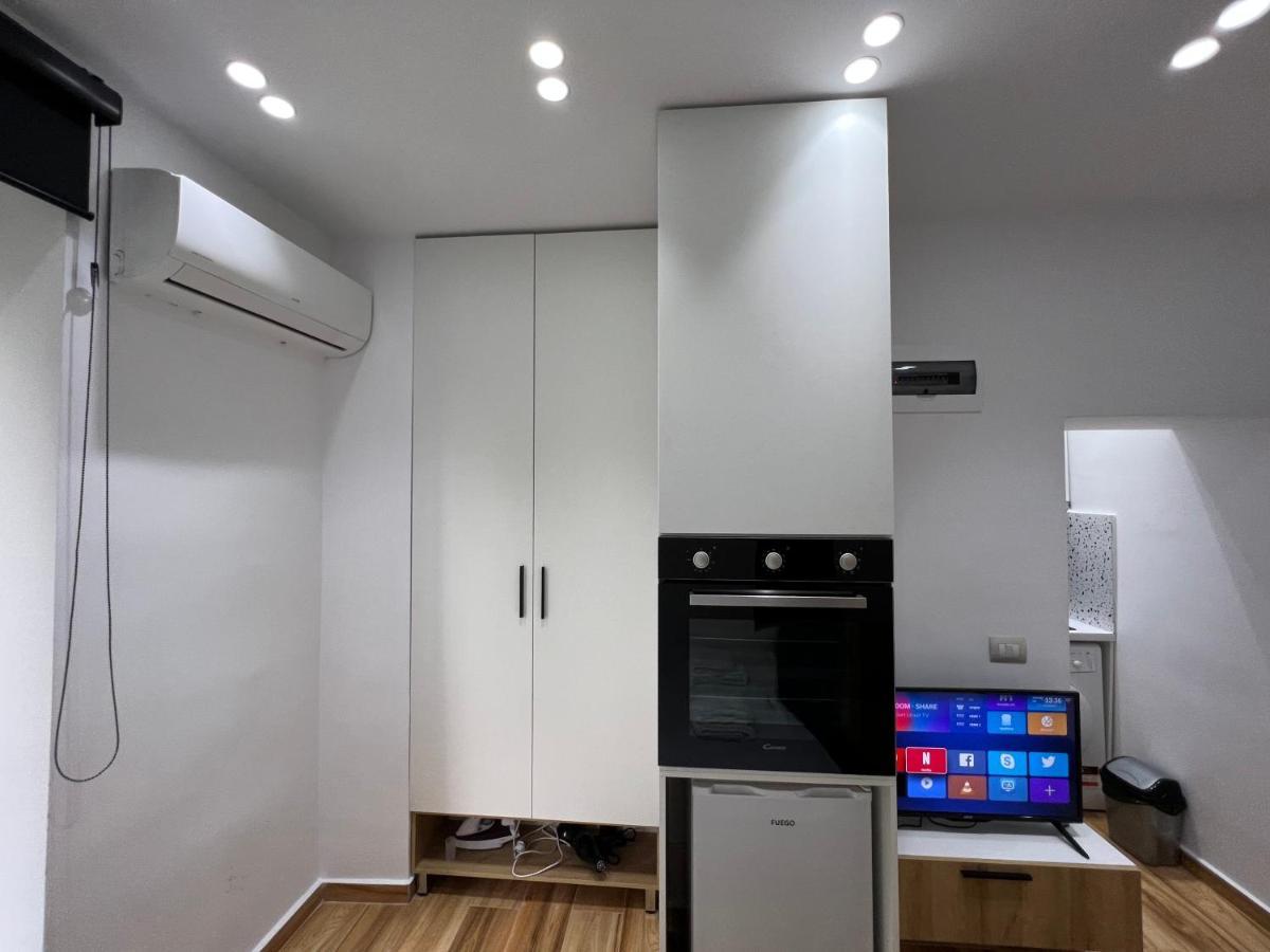 Luxury Apartment In Blloku Area 티라나 외부 사진